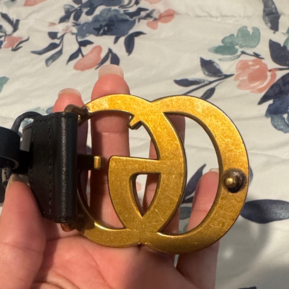 Gucci Black Leather Belt with Gold Buckle - Picture 2 of 8